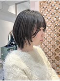 フェイスフレーミングレイヤーカットミディアムヘアくびれボブ