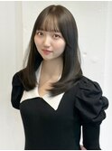 前髪の透け感がかわいい♪ストレートヘア