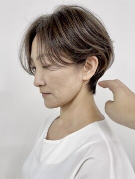 白髪ぼかしハイライト/ショートカット/40代50代/【西長堀駅】
