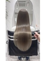 ロイロ(LoiLo) ツヤ感たっぷりのミルクティーグレージュ 【MAI】