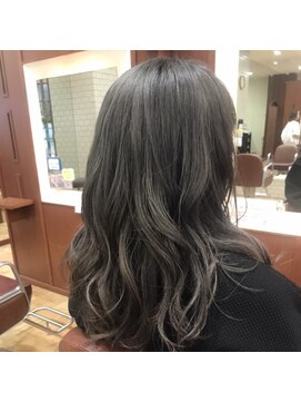 ジュール ドゥJour doux jourスタイリスト今嶋　スモーキーアッシュ