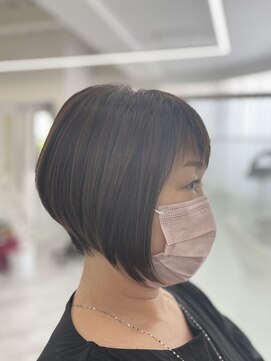 ヘアーアンドスパ ナトゥーラ 新札幌店(Natura) 前下がりショートボブ