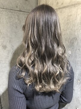 エヴァー(ever) マッシュ/くびれヘア/ビタミンカラー[表参道駅/原宿駅]