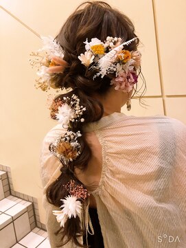 ヘアメイク ジェイエム 編みおろし&お花