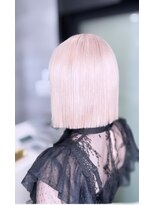 リベルテ 新宿(Liberte) ホワイトカラー