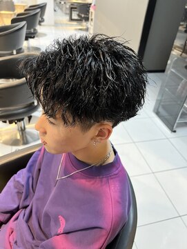 アイズ 海老名(AIZU) ツイストスパイラルパーマ　ブルーブラック　メンズカラー