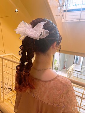 ヘアメイク ジェイエム ツインポニおろし