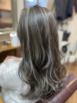 ミッテ バイ ルモヘアー(mitte by Lumo hair)の写真/【熊取駅5分/駐車場あり】最適カラーからイメチェンカラーまで◎ダメージレスで艶のある褒められ美髪に♪