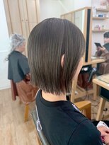 ネオリーブ クーロ(Neolive curro)&nbsp;小顔タッセルボブ×暗めカラー[ぱつっとボブ/縮毛矯正/横浜韓国]