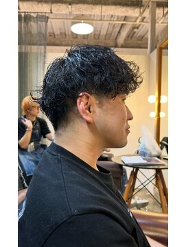 ビハインドザカーテン(BEHIND THE CURTAIN) 【初めての方にオススメ】フェザーパーマ