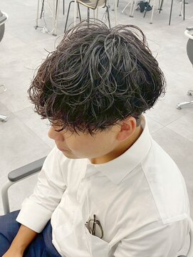 ツーダブル 大阪梅田(WW..) ツイストスパイラルパーマ波巻きスパイラル刈り上げマッシュ