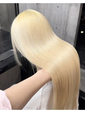 メゾン(Maison) ホワイトブロンド　@shion_maison