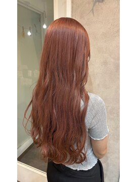 ピンクベージュ