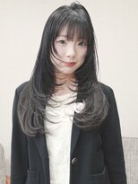 トナリ(tonari)&nbsp;アッシュブラック レイヤー ハッシュカット【鹿児島中央駅】