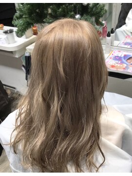 アグラン 梅田本店(a Gland) ミルクティーベージュ