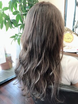 アオイ(AOI) 外国人風グレーカラー