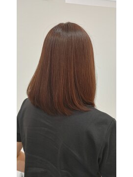 ウトシティ 重めの肩ボブ