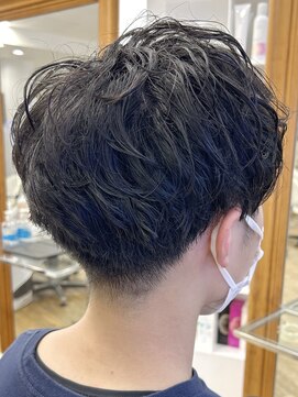 ヘッズ 本八幡店(HEADS) MEN'S HAIR  センターパート　ツイストスパイラル　コンマヘア