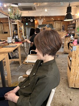 ウィークエンド(WEEKEND) ベージュカラー×ショート