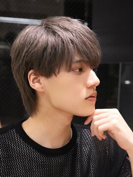 ネイビー(NAVY) 上品なブリーチカラー グレージュ 美シルエットのマッシュウルフ