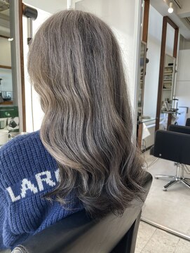 ハーツ(Heart's) 白髪ぼかし/イメチェンヘアスタイル/前髪カタログ/ショートボブ