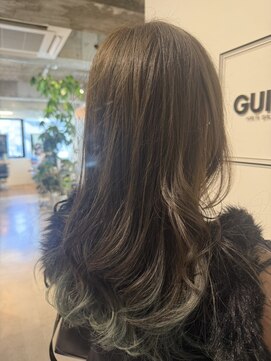 ギルド 東久留米店(GUILD) くすみグリーンの裾カラーで遊び心を