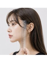 似合うは何で決まるの？　→ 顔の縦横比・目鼻口の配置・骨格や余白・パーツ重心など様々。