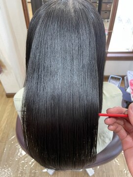 美容室 メザミー MESAMIES 黒髪ツヤ髪大人きれいナチュラル切りっぱなしストレート髪質改善