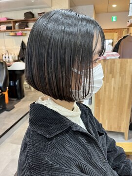 リラ バイ クオーレ(LIRA by CUORE) ミニボブ