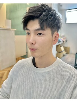 ロミーオム 本厚木(ROMMY. Homme) 刈り上げツーブロックアップバングショートビジネスメンズヘア