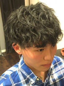 ヘアーステージ フィガロ(HAIR STAGE FIGARO)の写真/【人気のスパイラルはFIGAROで】ダメージ軽減と圧倒的な技術力◎初めてやブリーチの方も理想のStyleに！