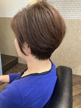 アッタニコ(atta2co) ショート ショートボブ くびれ 艶 髪質改善