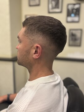 スカイマスターバーバー 渋谷(SKY MASTER BARBER) ミドルスキンフェード<理容室>【床屋/フェード/メンズカット】