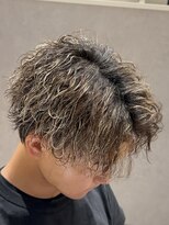 エデアンルクラ 下通(EDEAN Leclat)&nbsp;熊本メンズヘア　ツイスパ×金メッシュ　メンズパーマ