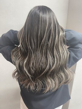 ヴィフ 大船(VIF) バレイヤージュ/ハイライト/ダブルカラー/ケアブリーチ/ボブ