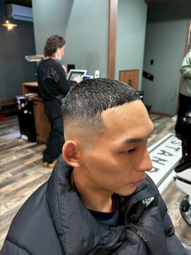 MEN’S HAIR/サーフカール/刈り上げセンターパート/柏