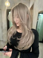 ガラ(GALA)&nbsp;ブロンド×レイヤーカット