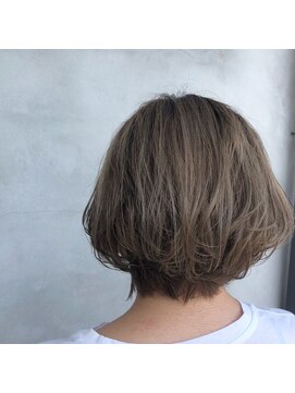 マターエル(mata L23) ショートの人にはハイトーンアッシュ♪