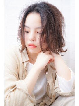 ネオリーブ チロル 横浜西口店(Neolive CiroL.) 無造作ほつれカール 切りっぱなしボブ