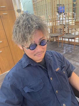 アパルトメント ジェシカ(l'appartement de Jessica) ツイストパーマ、フルハイライト