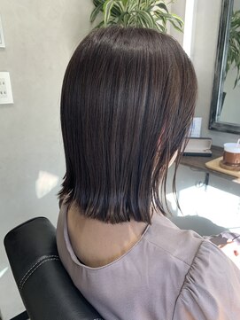 アトリエナガノ(atelier nagano) ニュアンスカラー/センターパート/ツヤ髪スタイル/ブルージュ