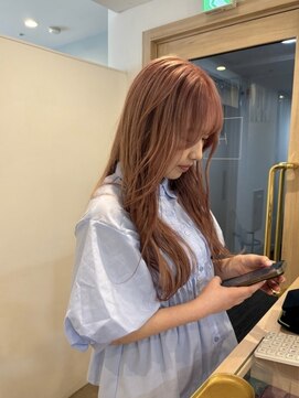 エイチ 梅田(H) ミルクティーグレージュショートウルフレイヤーカットクラゲヘア