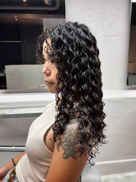 ナーリー(GNARLY) スパイラルパーマ