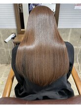 数ミリ単位で調整する「特殊アイロン技法」