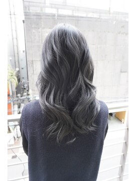 シィーム(cime) スモーキーグレージュカラー