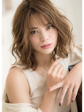 プシュケ(PSYCHE) 20代30代大人かわいいひし形ミディアムレイヤーボブくびれ巻き