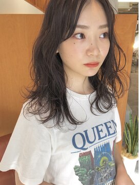 ニール 名古屋 伏見 丸の内(NEELU) 暗くても助けるナチュラルクリアカラーのレイヤーロング