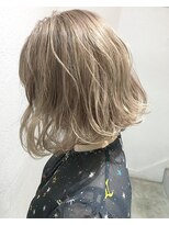 メルジーナ 浜松(MELGINA)&nbsp;【MELGINA】くしゃっとラフに揺れるブロンドヘアー