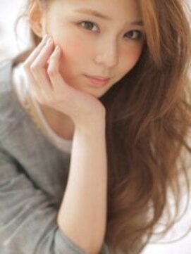 ニーゼロゼロナナ(2007) ナチュラルウェーブ ふわゆるウェーブ オフィスヘア