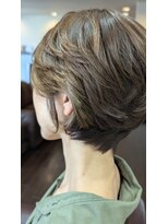 イエロー フォー ヘアー(Yellow for hair) 優しいショートヘア